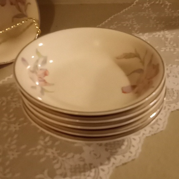 Vintage Universal Cambridge Iris Plate Bundle - 6- 5.25"  Dessert Bowls - Picture 4 of 11